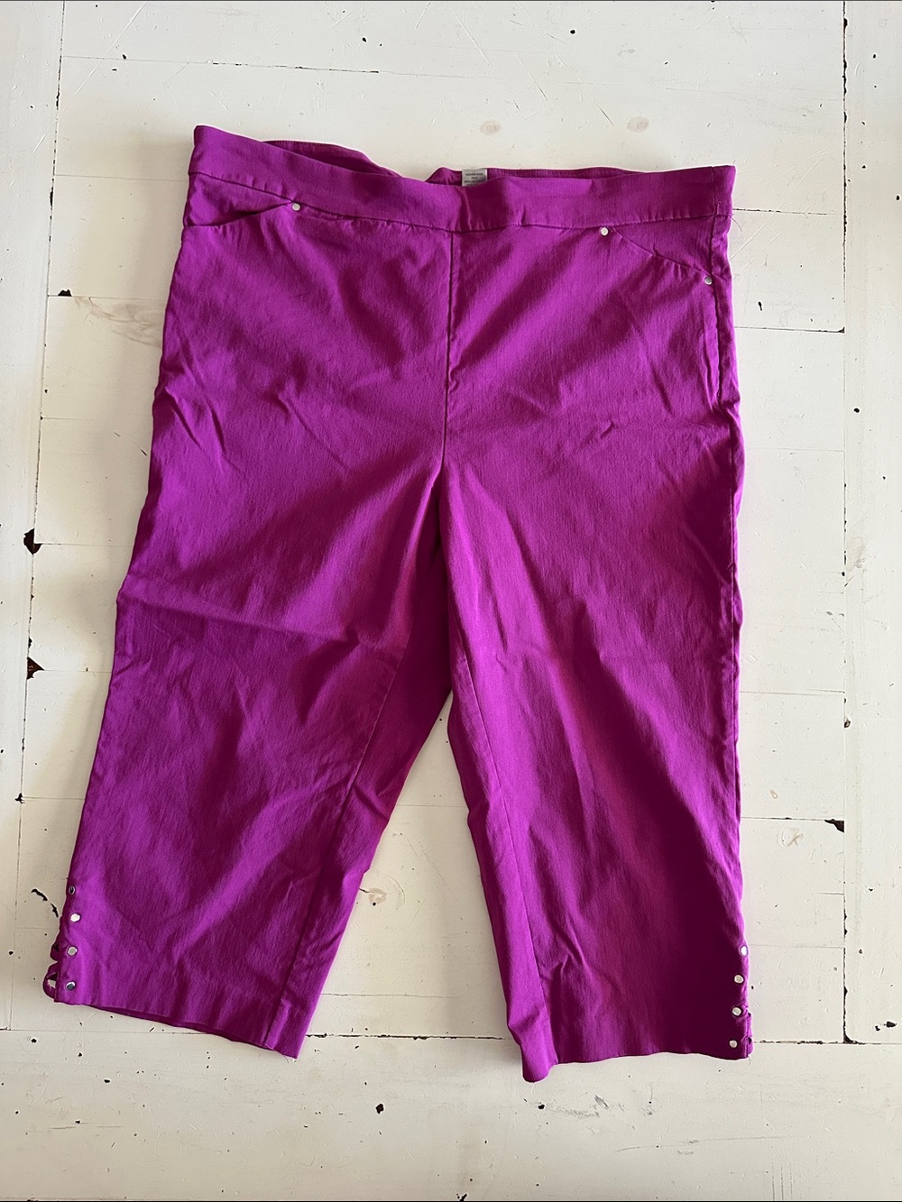 Avenue Magenta Studded Cropped Pants
